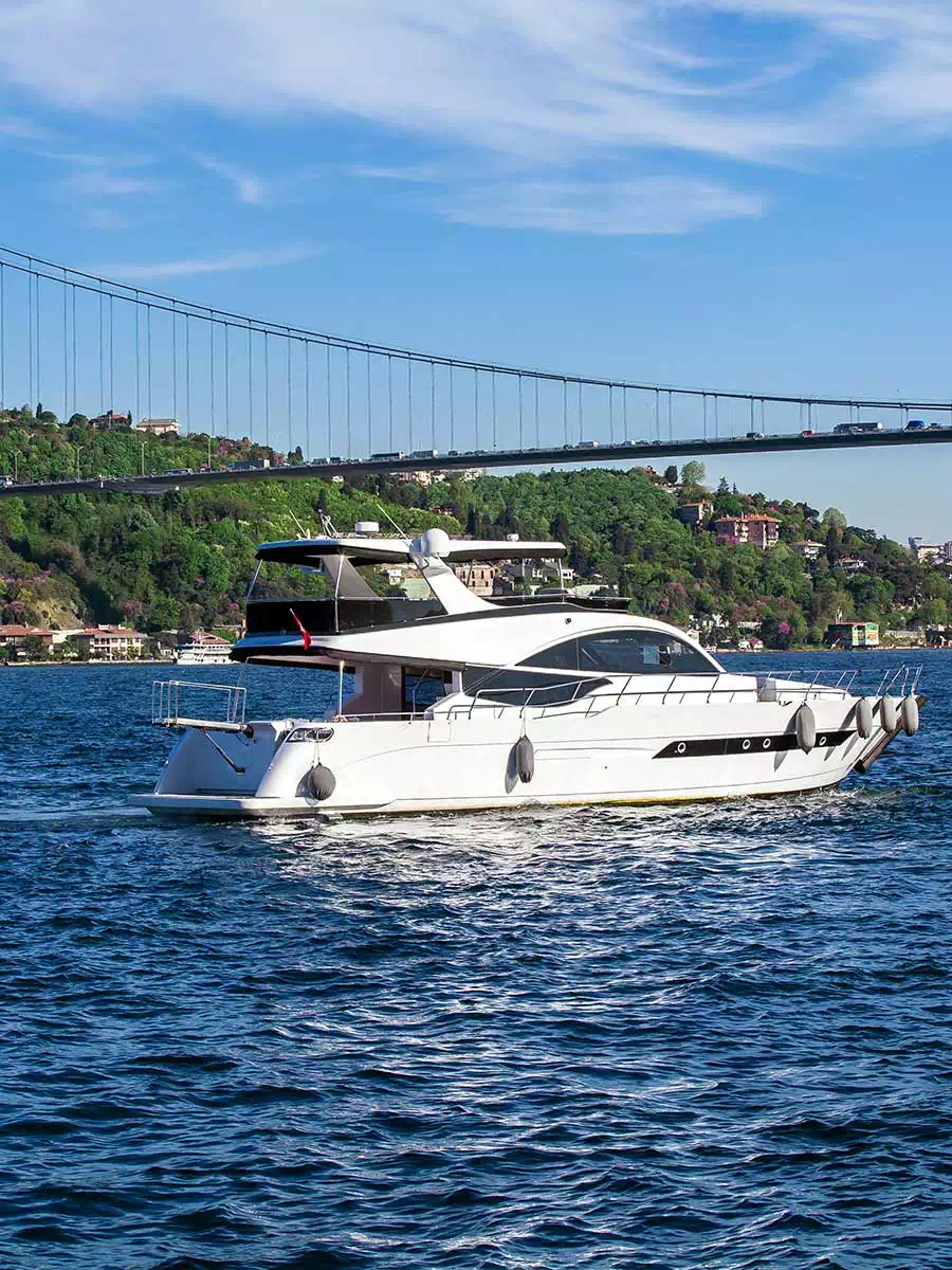 Bosphorus-Yacht-Cruise-3 Boğaz'da İş Yemeği - "Başarının Sularındaki Buluşma" - Görsel 6