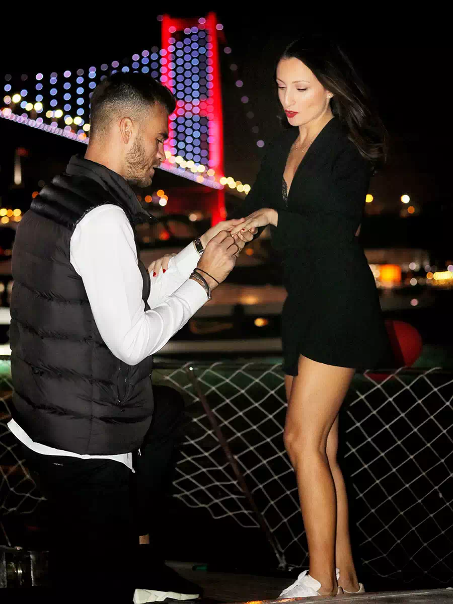 Romantic-Marriage-Proposal-14 Boğaz'da Evlilik Teklifi - "Sonsuzluğa İlk Adım" - Görsel 2