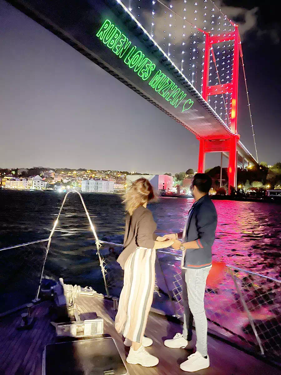 Romantic-Marriage-Proposal-8 Boğaz'da Evlilik Teklifi - "Sonsuzluğa İlk Adım" - Görsel 9
